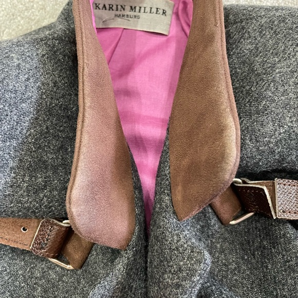 Karin Miller Hamburg wool coat with buckles - Picture 8 of 13